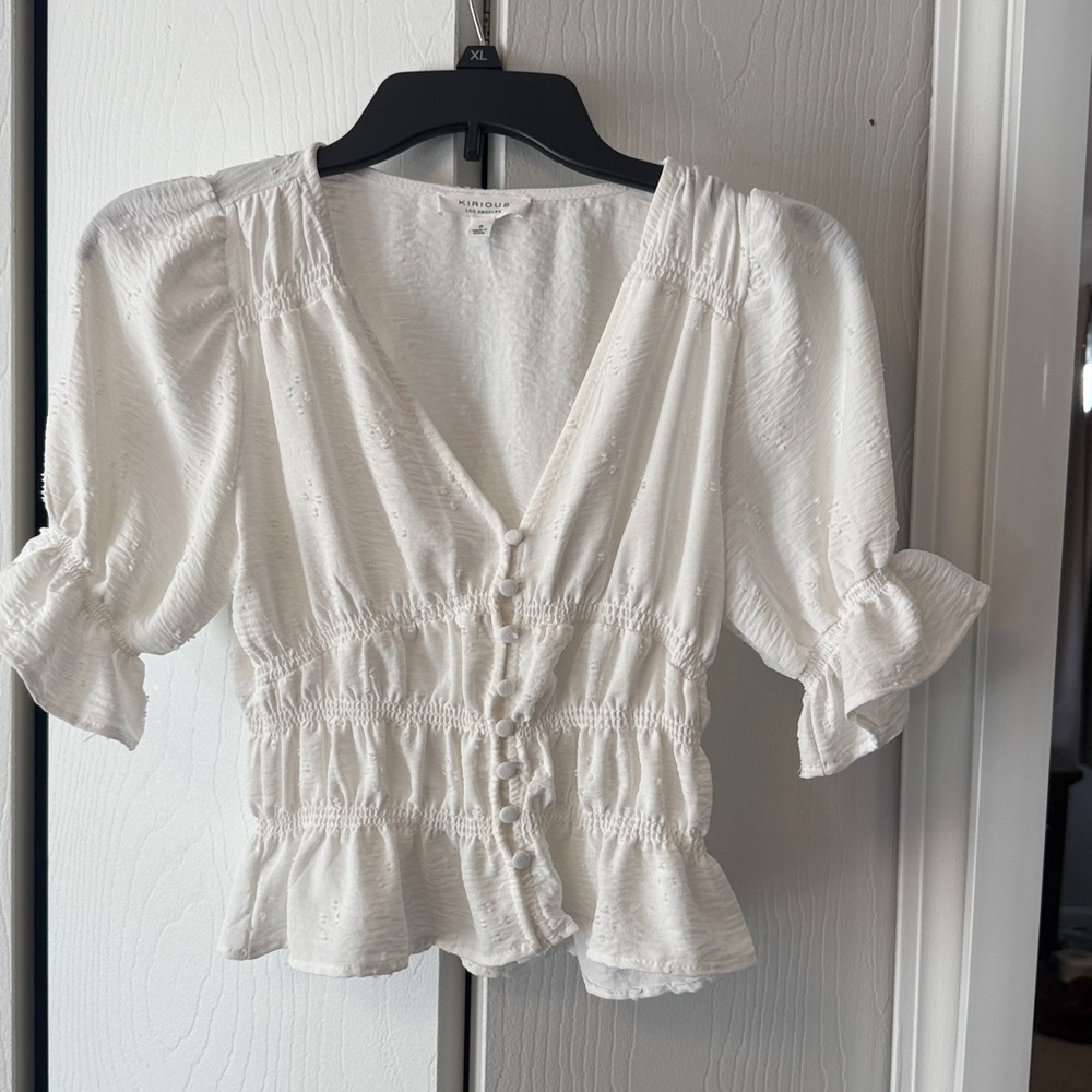 Kirious white top